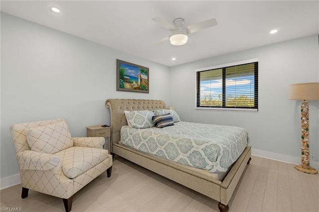 974 Greenwood CT S, Sanibel, FL 33957