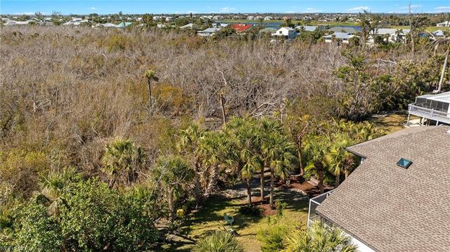 974 Greenwood CT S, Sanibel, FL 33957