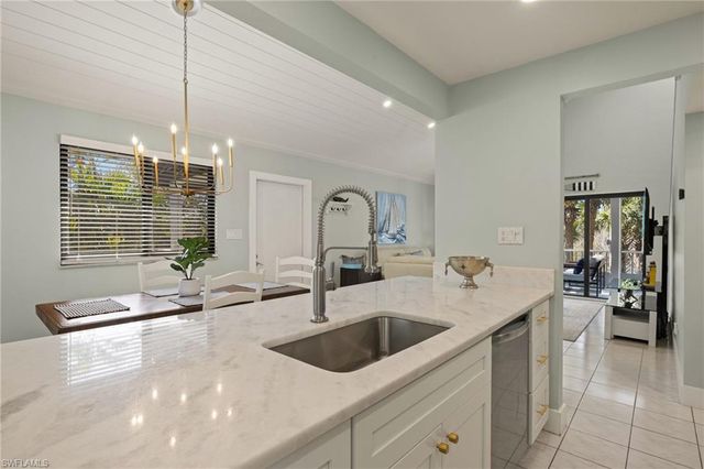 974 Greenwood CT S, Sanibel, FL 33957