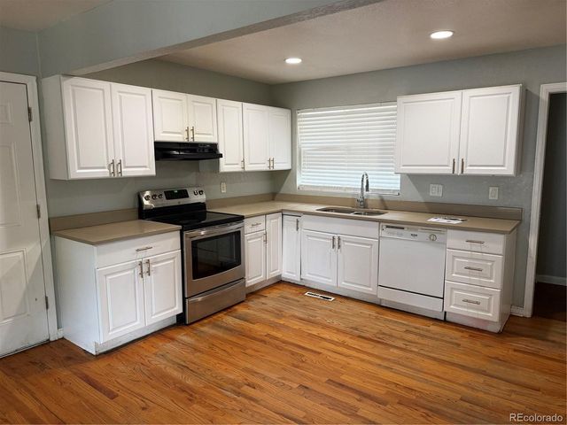 281 Lansing St, Aurora, CO 80010