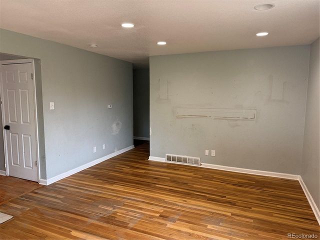 281 Lansing St, Aurora, CO 80010