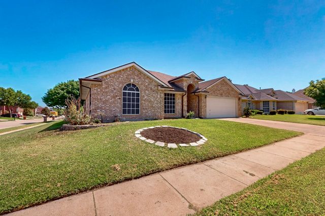 201 Settlers Glen Trail, Arlington, TX 76002