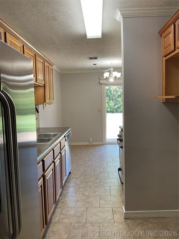 4023 E 51st Place, Tulsa, OK 74135