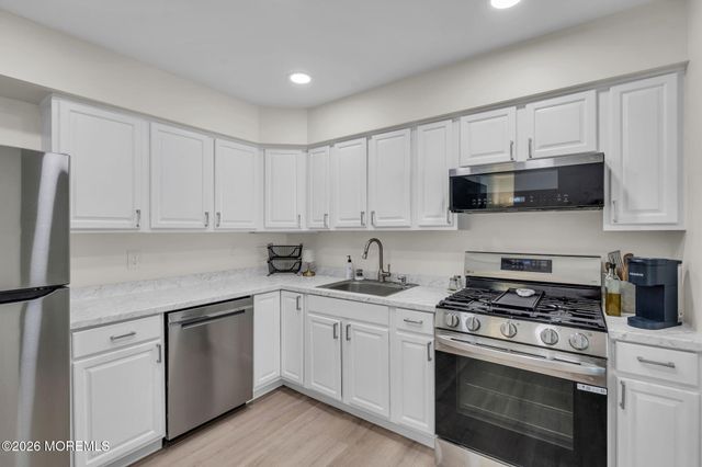 11 Patricia Court, Howell, NJ 07731