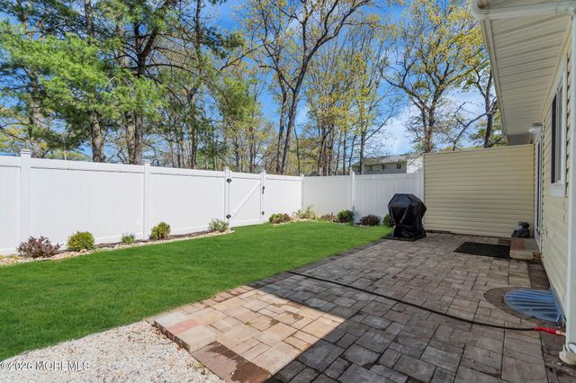 11 Patricia Court, Howell, NJ 07731
