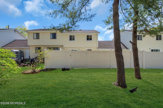11 Patricia Court, Howell, NJ 07731