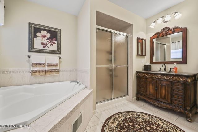 778 Applewood Court, Jackson, NJ 08527