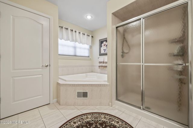778 Applewood Court, Jackson, NJ 08527