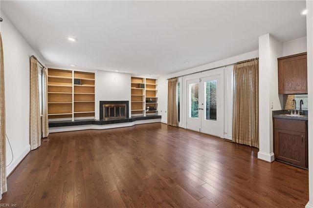 110 75th ST, Virginia Beach, VA 23451