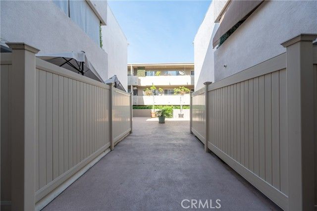 4637 Willis 110, Sherman Oaks, CA 91403