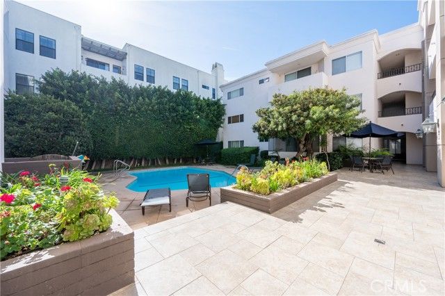 4637 Willis 110, Sherman Oaks, CA 91403