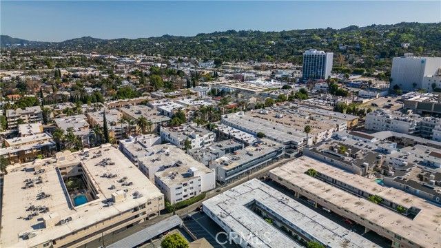 4637 Willis 110, Sherman Oaks, CA 91403