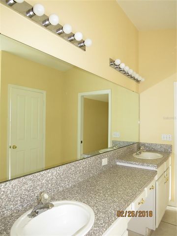 9427 HUNTERS POND DRIVE, Tampa, FL 33647