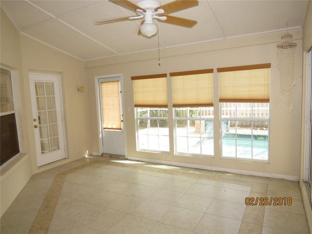 9427 HUNTERS POND DRIVE, Tampa, FL 33647