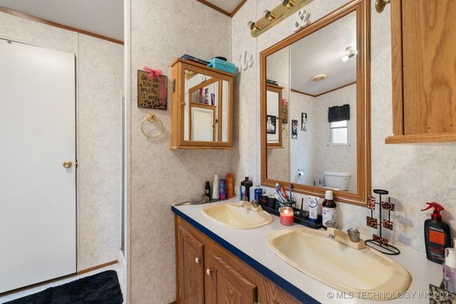 1979 E Davis, Durant, OK 74701