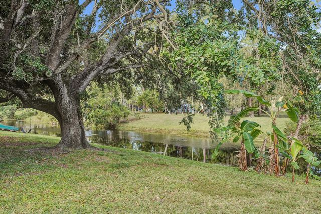 772 Juniper Place, Wellington, FL 33414