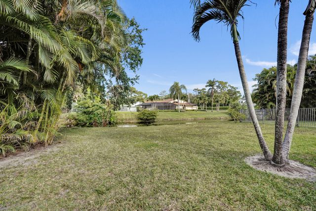 772 Juniper Place, Wellington, FL 33414