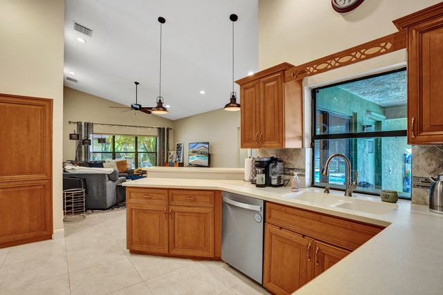 772 Juniper Place, Wellington, FL 33414
