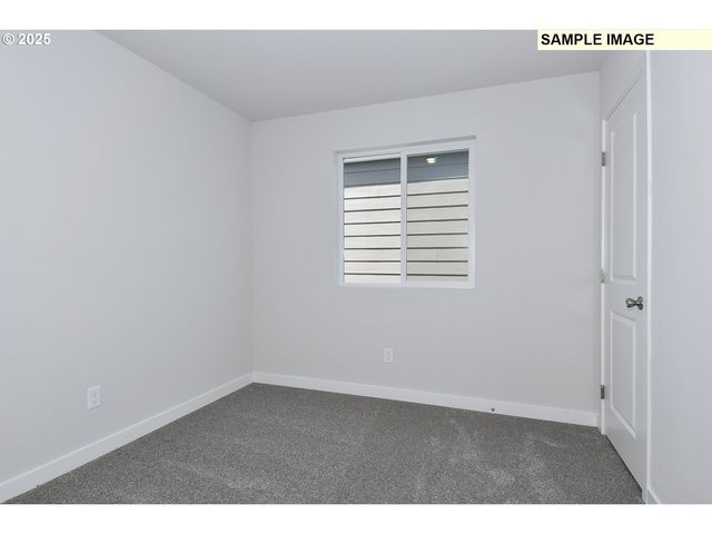 1255 PARKSIDE Ave, Woodburn, OR 97071