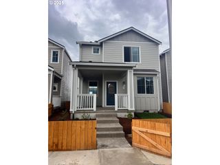 1255 PARKSIDE Ave, Woodburn, OR 97071