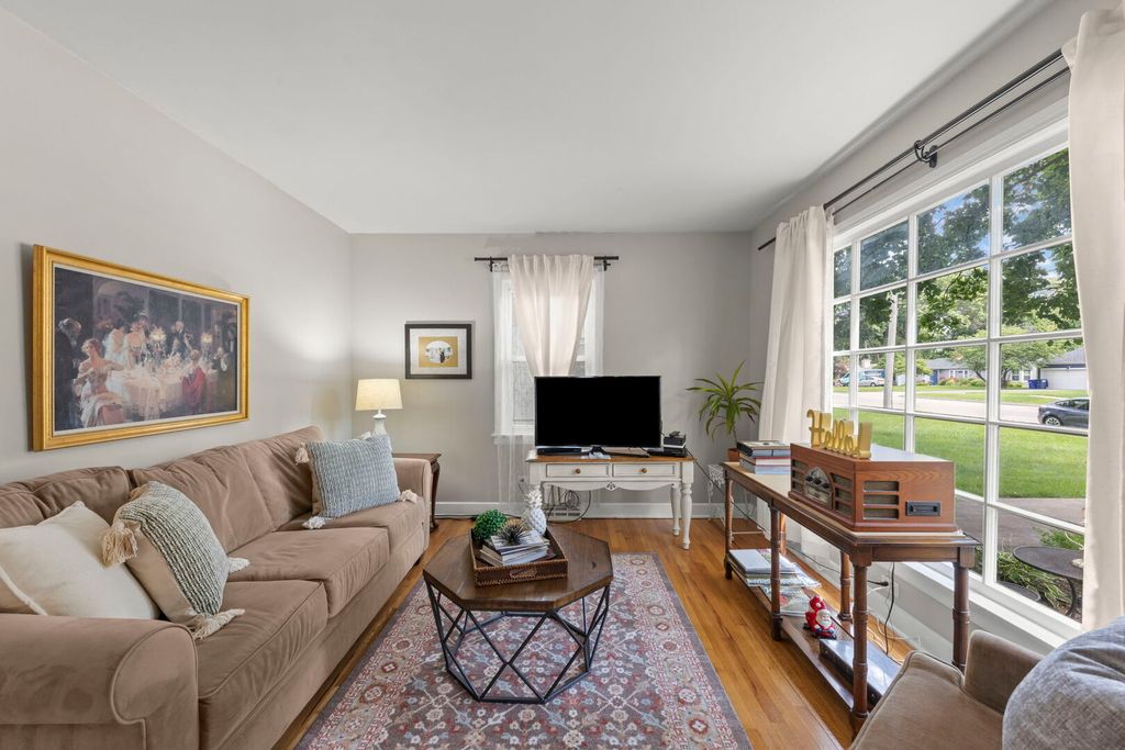 1110 N President Street, Wheaton, IL 60187 — photo 4