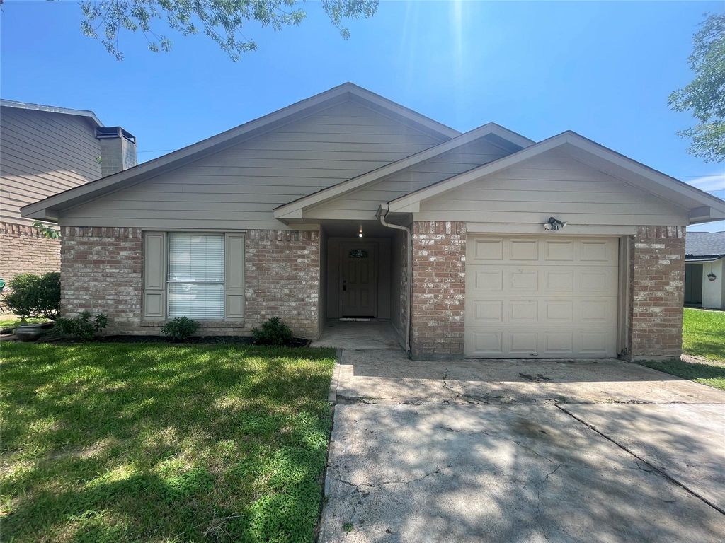 1051 Sierra Shadows Drive, Katy, TX 77450