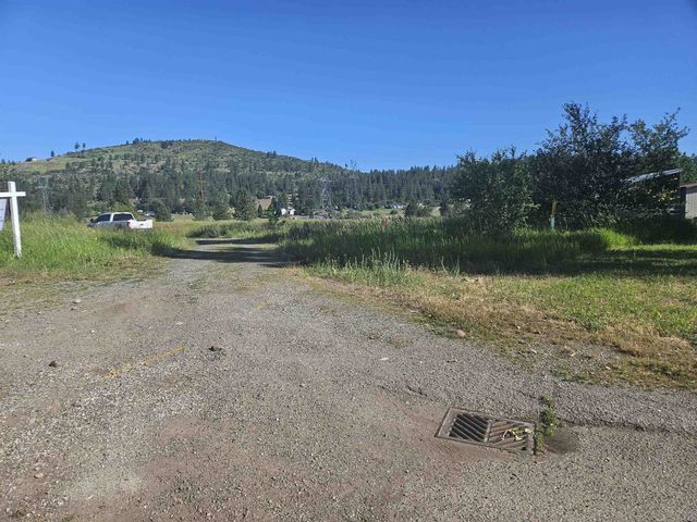 24225 E Rosewood Ave, Newman Lake, WA 99025