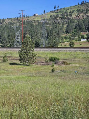 24225 E Rosewood Ave, Newman Lake, WA 99025