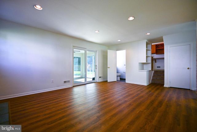 916 BEAVERBANK CIR, Baltimore, MD 21286