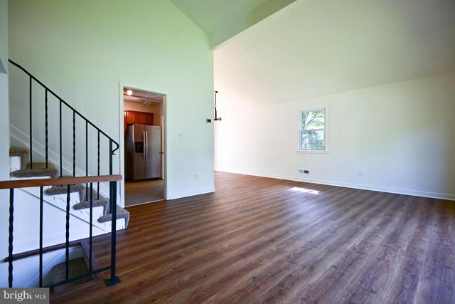 916 BEAVERBANK CIR, Baltimore, MD 21286
