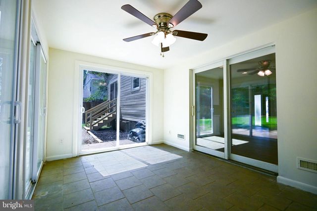 916 BEAVERBANK CIR, Baltimore, MD 21286