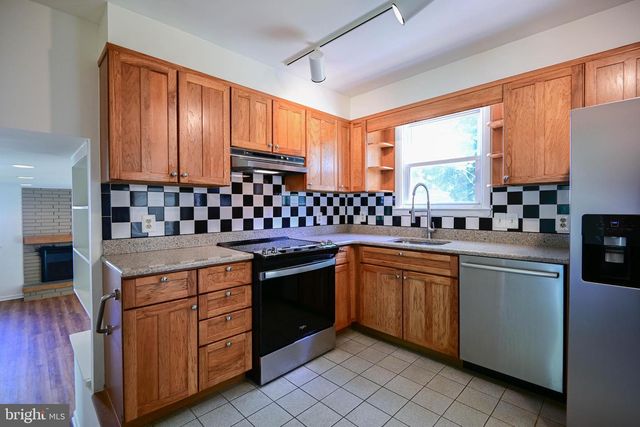 916 BEAVERBANK CIR, Baltimore, MD 21286