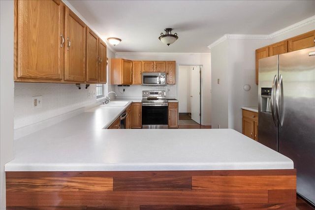 1136 Garfield LANE, Hartford, WI 53027