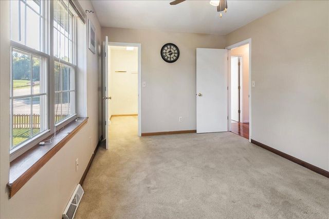 1136 Garfield LANE, Hartford, WI 53027
