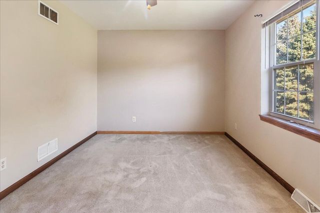 1136 Garfield LANE, Hartford, WI 53027