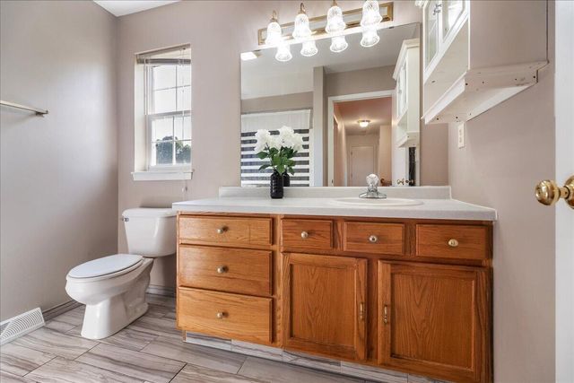 1136 Garfield LANE, Hartford, WI 53027