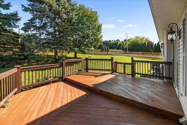 1136 Garfield LANE, Hartford, WI 53027