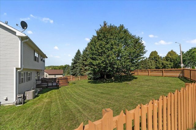 1136 Garfield LANE, Hartford, WI 53027