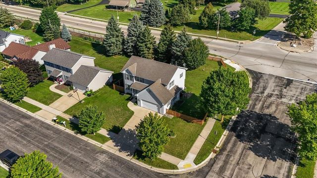 1136 Garfield LANE, Hartford, WI 53027