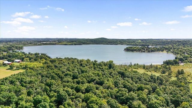 1136 Garfield LANE, Hartford, WI 53027