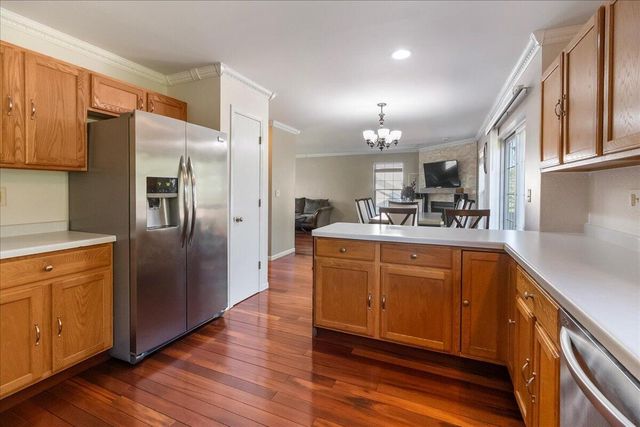 1136 Garfield LANE, Hartford, WI 53027