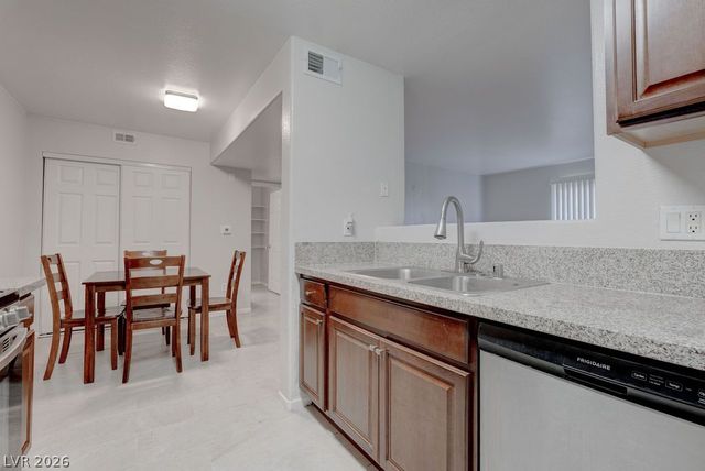 7885 West Flamingo Road 1016, Las Vegas, NV 89147