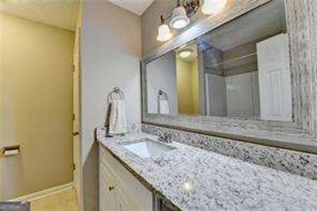 1627 Amhearst Walk Road, Lawrenceville, GA 30043