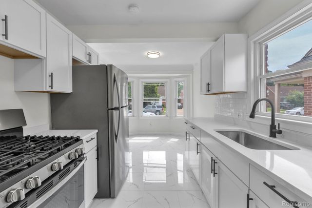 10015 Marion, Redford Charter Township, MI 48239