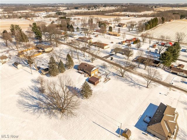 1945 Fairbrook Avenue NE, East Canton, OH 44730