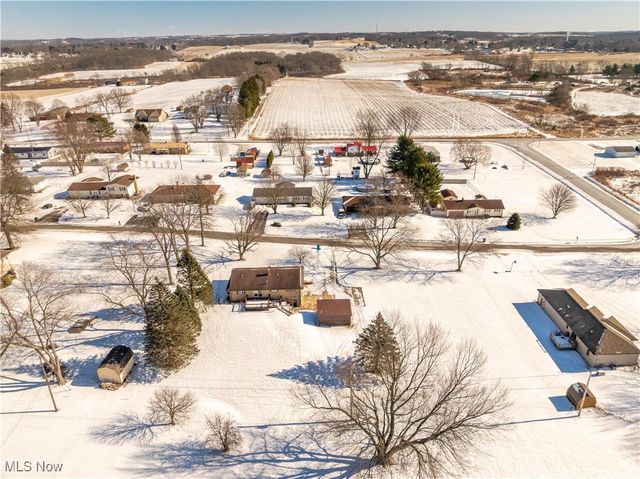 1945 Fairbrook Avenue NE, East Canton, OH 44730