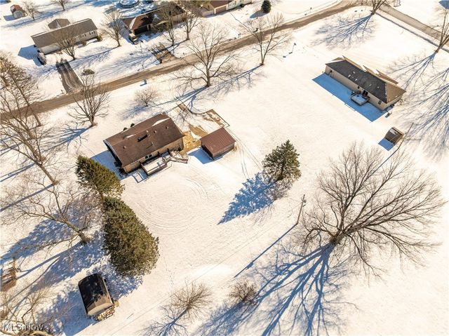 1945 Fairbrook Avenue NE, East Canton, OH 44730