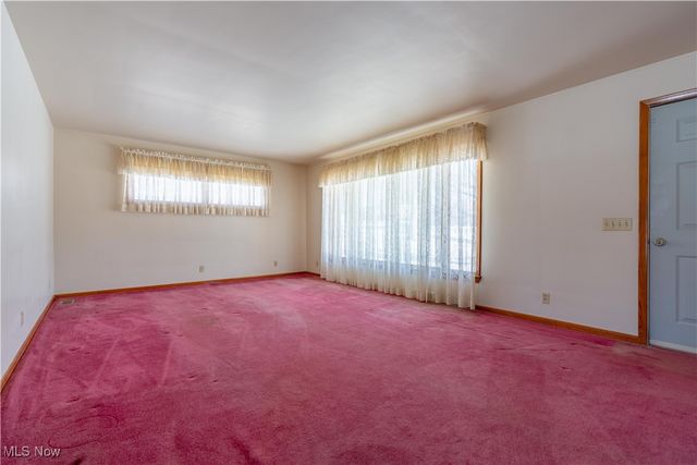 1945 Fairbrook Avenue NE, East Canton, OH 44730