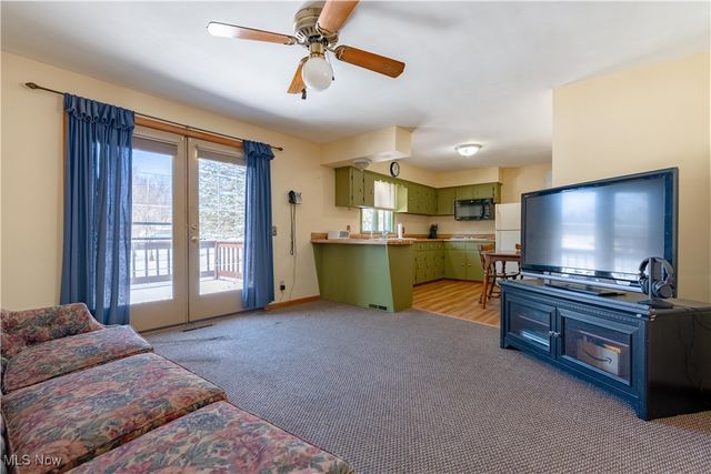 1945 Fairbrook Avenue NE, East Canton, OH 44730