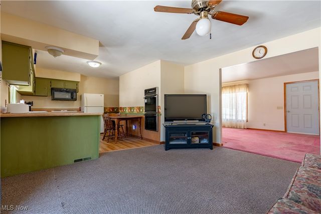 1945 Fairbrook Avenue NE, East Canton, OH 44730